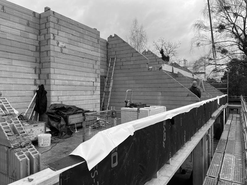 2103 Vallamand