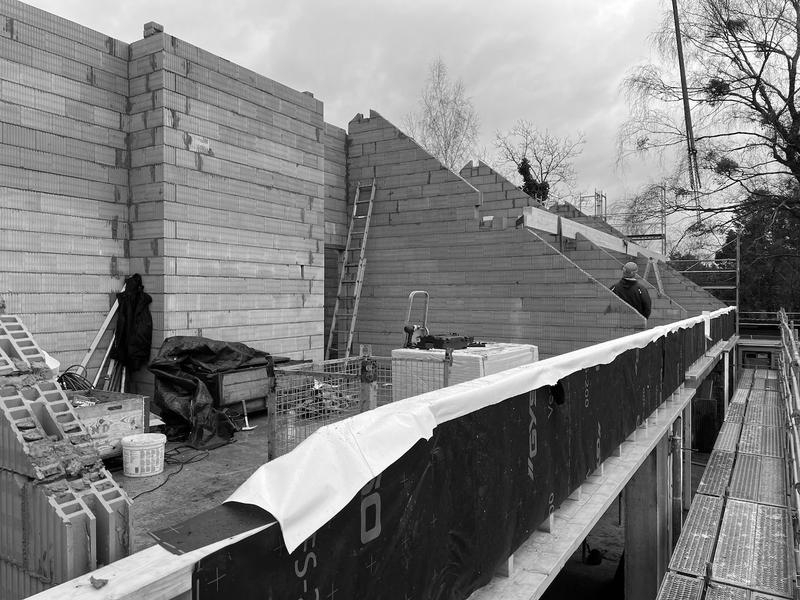 2103 Vallamand